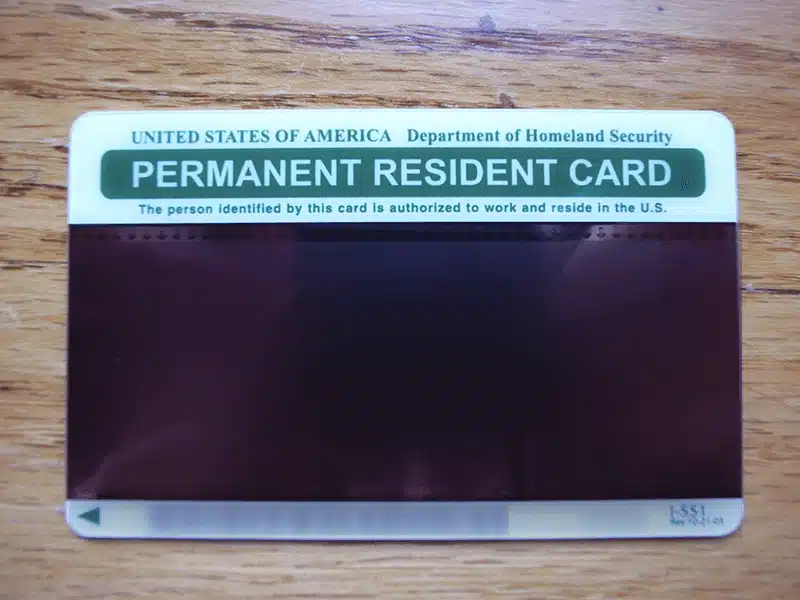 tarjeta-de-residente-permanente-por-que-podria-perderla